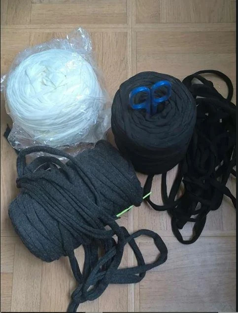 Lot de 3 pelotes trapilho de fil de T shirt neuves